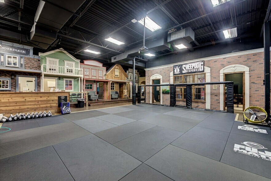 More Photos Of 1754 Bagdad Rd, Cedar Park Light Distribution For Sale