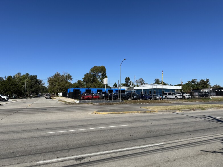 Primary Photo Of 110 W Little York Rd, Houston Warehouse For Sale