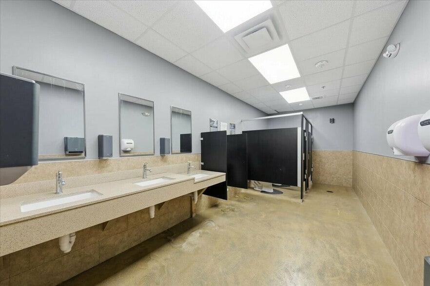 More Photos Of 1155 Old State Route 74, Batavia Refrigeration Cold Storage For Sale