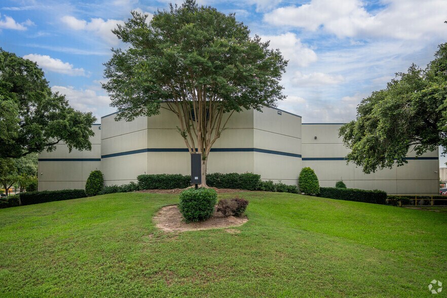More Photos Of 811 FM-1959, Houston Office For Lease