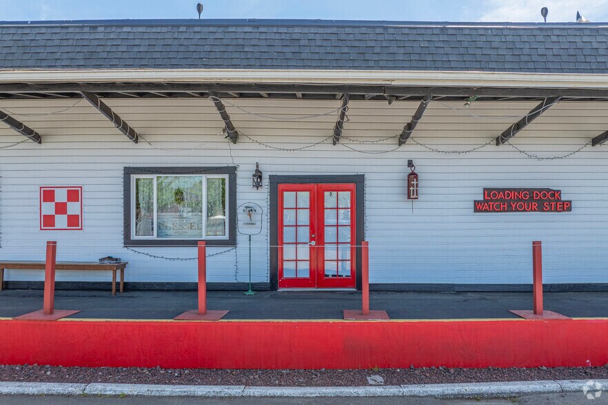 More Photos Of 97 SE Conyers St, Clatskanie General Retail For Sale