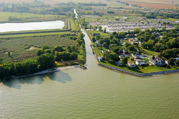 More Photos Of 10420 Harold Dr, Luna Pier Marina For Sale