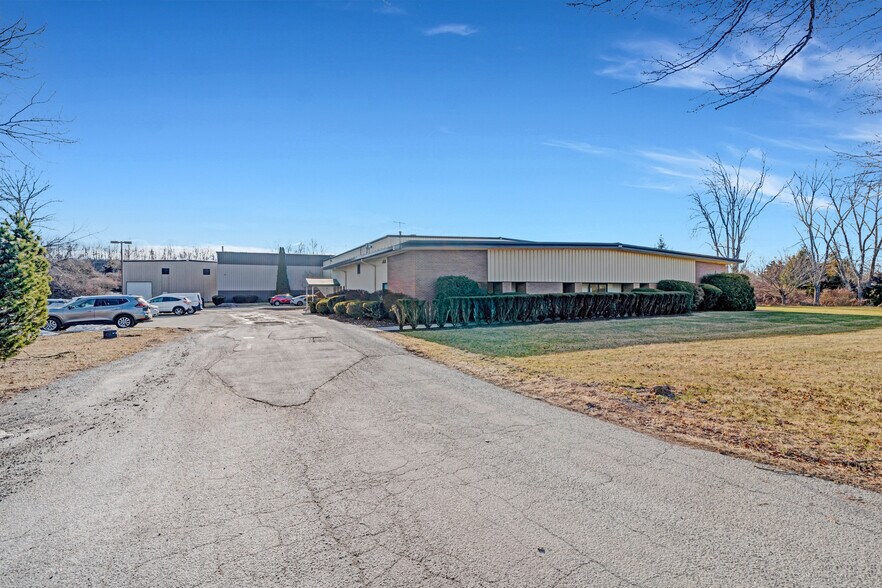 More Photos Of 248 Brighton Rd, Andover Warehouse For Sale