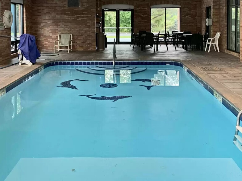 More Photos Of 129 Brickerton St, Columbus Hotel For Sale