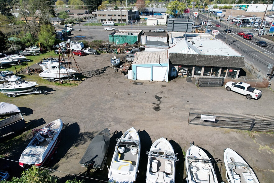 More Photos Of 14900 SE Stark St, Portland Storefront Retail Residential For Sale