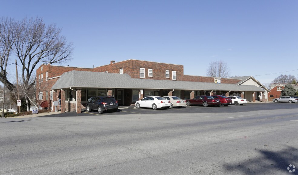 More Photos Of 100-106 S Sterling Ave, Sugar Creek Unknown For Lease