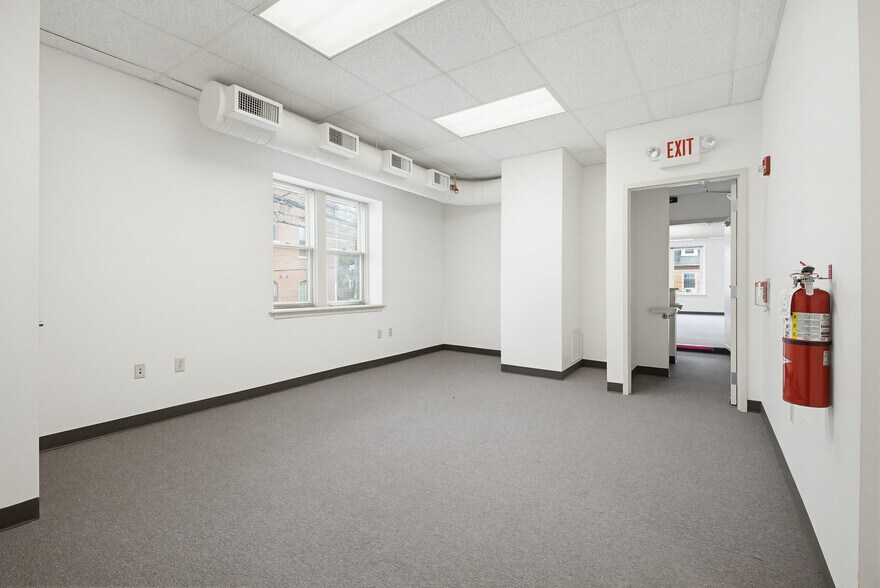 More Photos Of 171 E King St, Lancaster Loft Creative Space For Sale