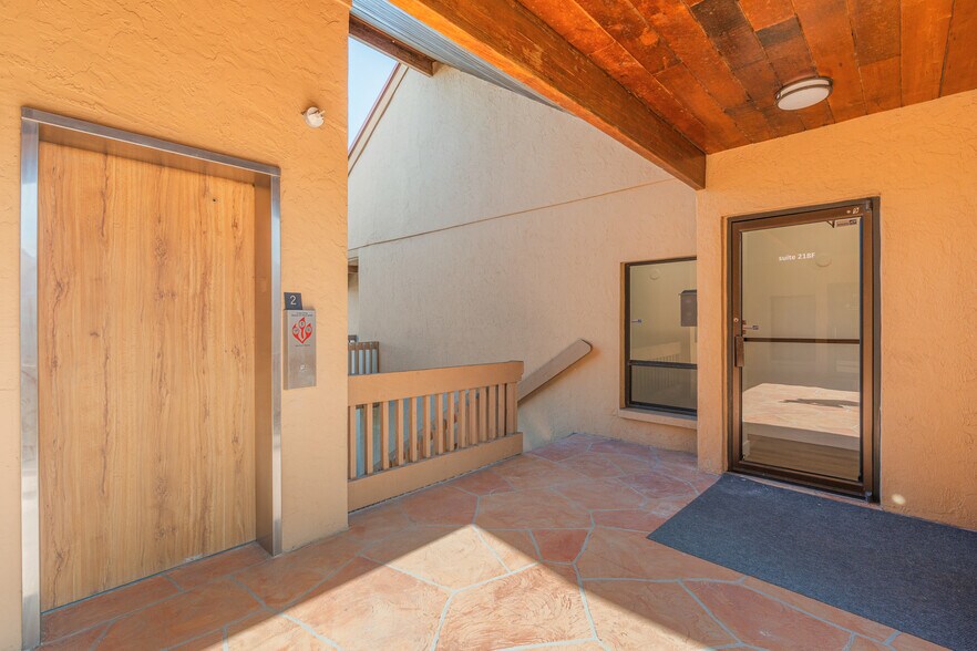 More Photos Of 2831 Ringling Blvd, Sarasota Unknown For Lease