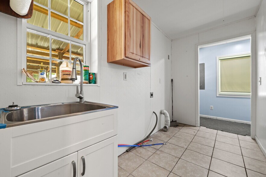 More Photos Of 306 College St, Greenfield Office For Sale