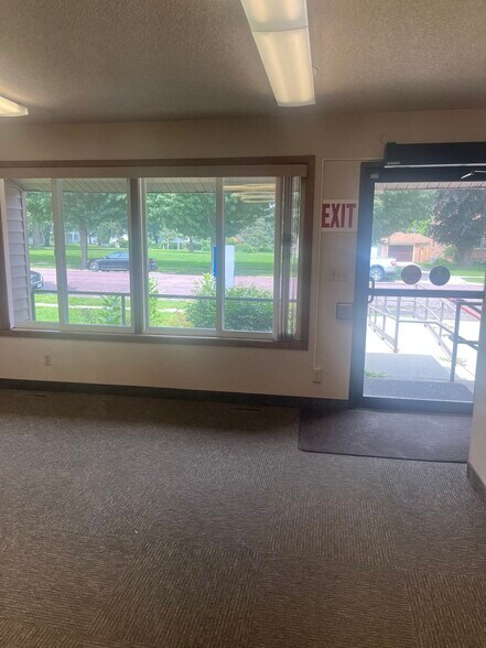 More Photos Of 318 1st St SW, New Richland Office For Sale