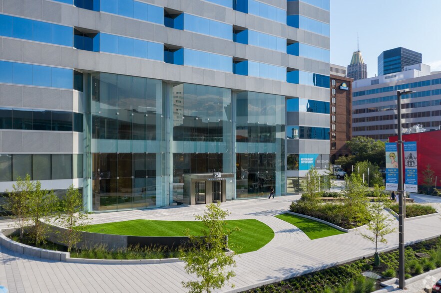 More Photos Of 250 W Pratt St, Baltimore Office For Lease
