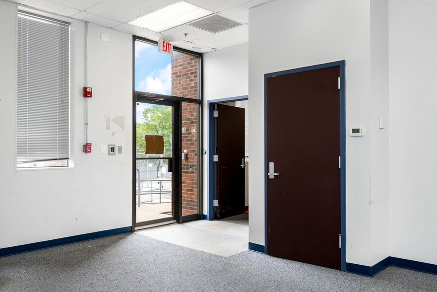 More Photos Of 2800 Diode Ln, Louisville Warehouse For Sale