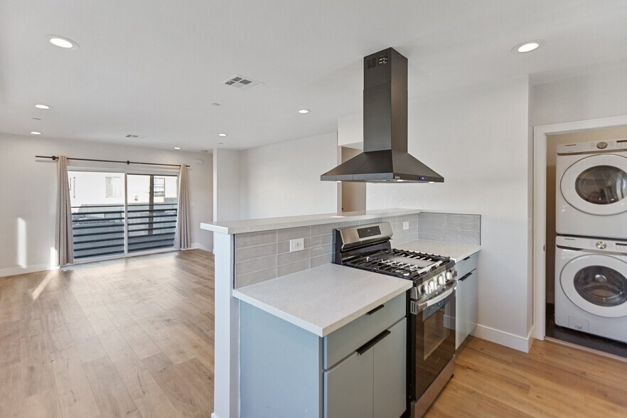 More Photos Of 1726 Menlo Ave, Los Angeles Apartments For Sale