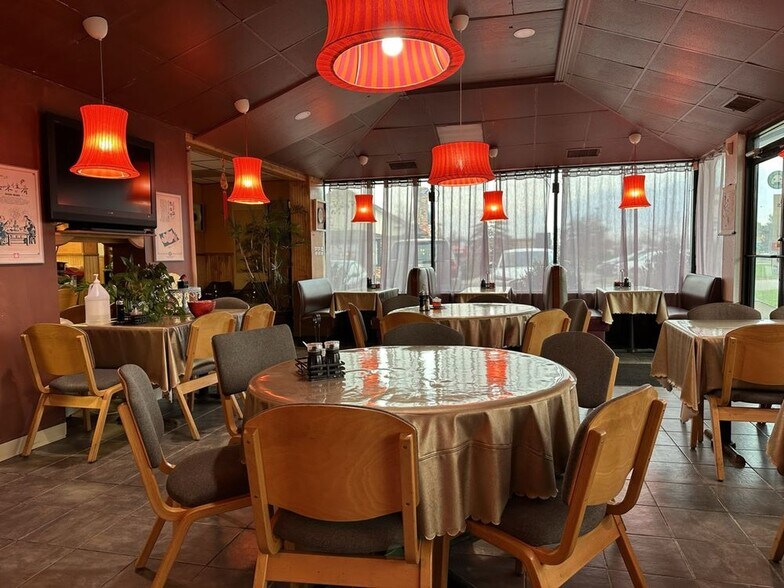 More Photos Of 4837 Washtenaw Ave, Ann Arbor Restaurant For Sale