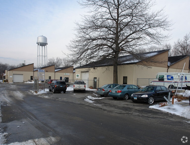 Primary Photo Of 1 Barry Pl, Stamford Warehouse For Lease