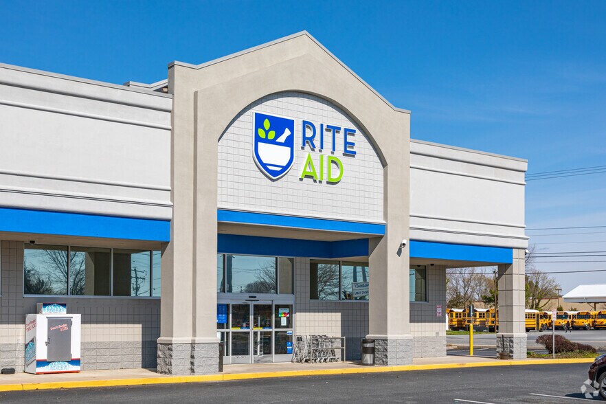 More Photos Of 3004 S Dupont Hwy, Camden Wyoming Drugstore For Lease