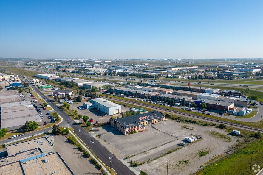 More Photos Of 4914 6th St NE, Calgary Warehouse For Sale