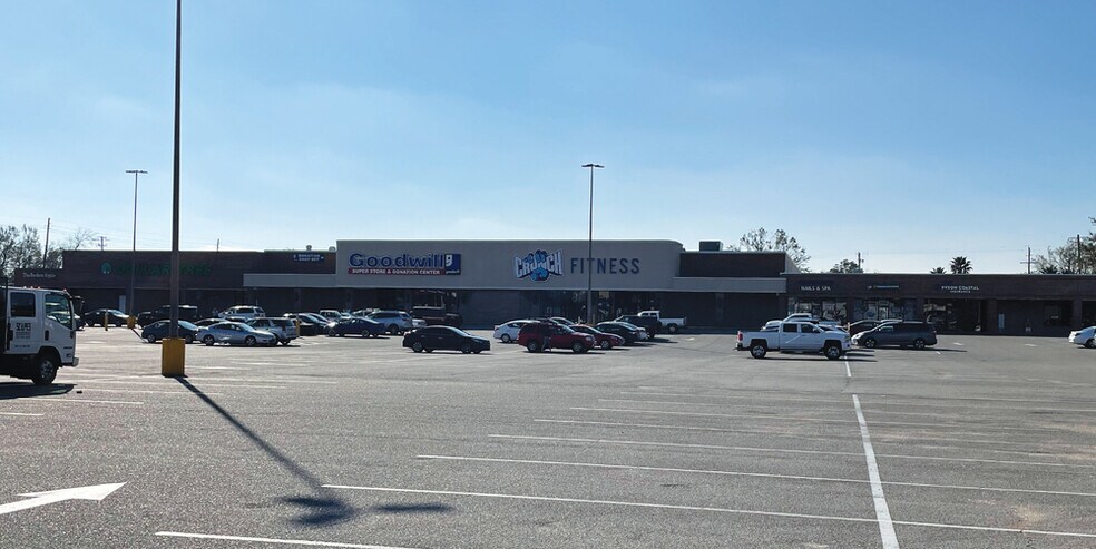 More Photos Of 18010 Pineville Rd, Long Beach Freestanding For Lease