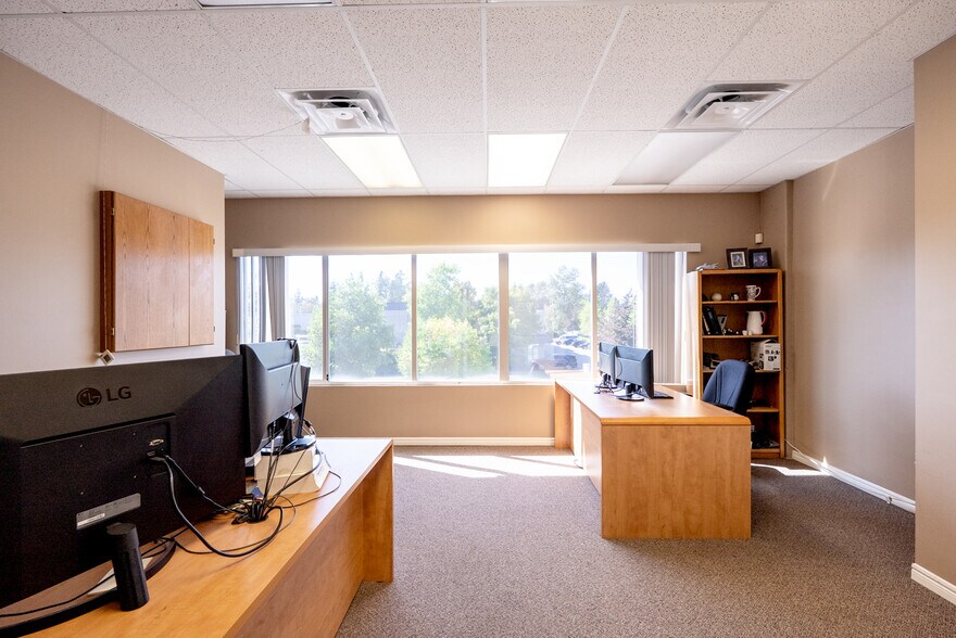 More Photos Of 5492 Production Blvd, Surrey Warehouse For Sale