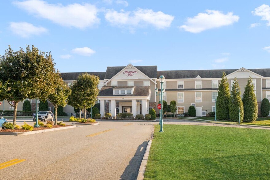 More Photos Of 50 South County Commons Way, South Kingstown Unknown For Lease