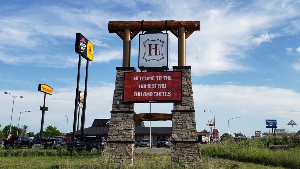 More Photos Of 201 14th St W, Hardin Hotel For Sale