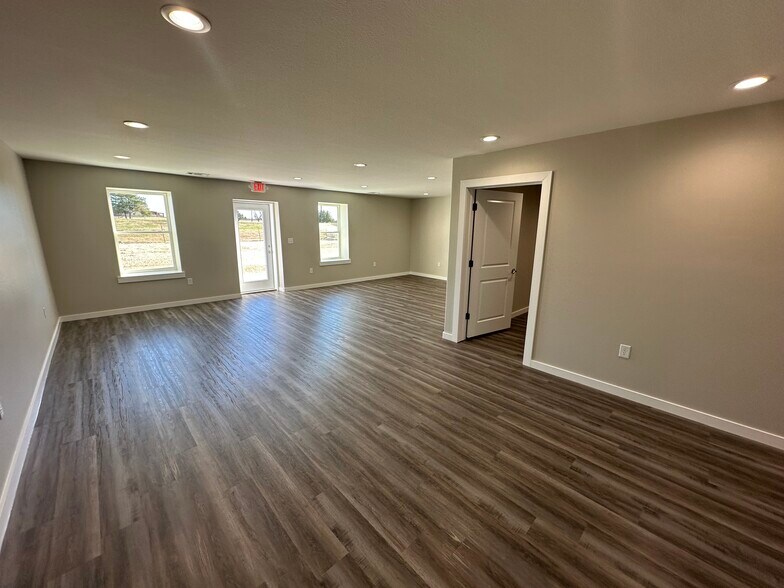 More Photos Of 8029 FM 1417, Denison Truck Terminal For Sale