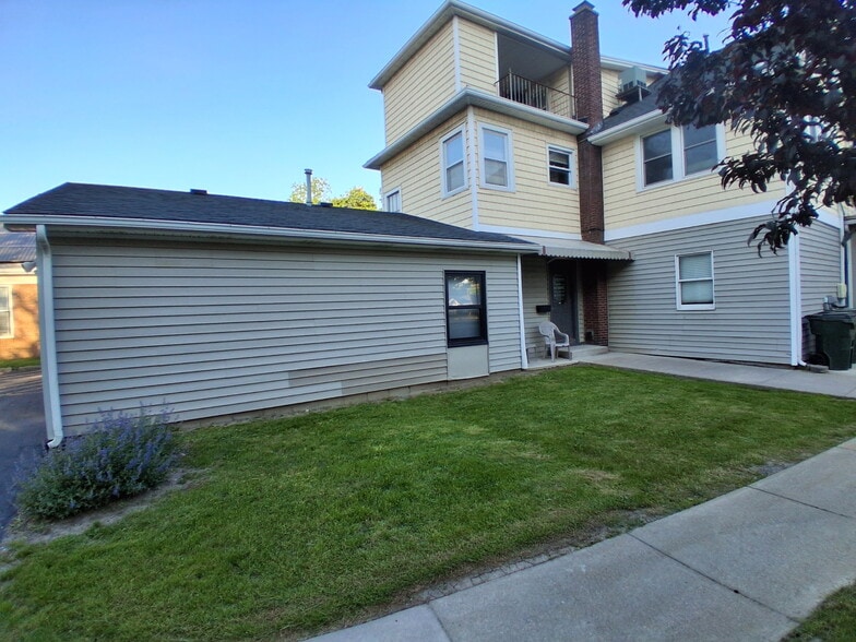 Primary Photo Of 5888 Main St, Williamsville Medical For Lease