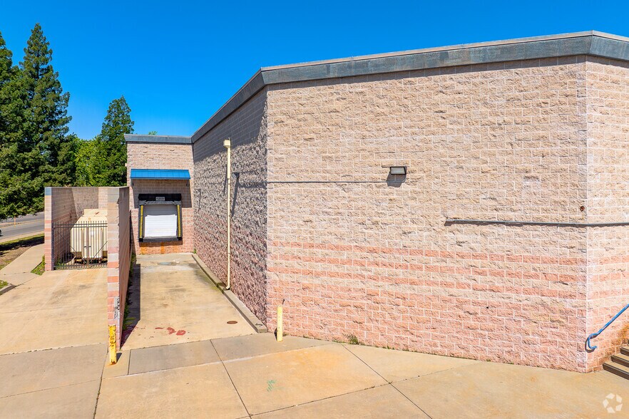 More Photos Of 7342-7350 Greenback Ln, Citrus Heights General Retail For Lease