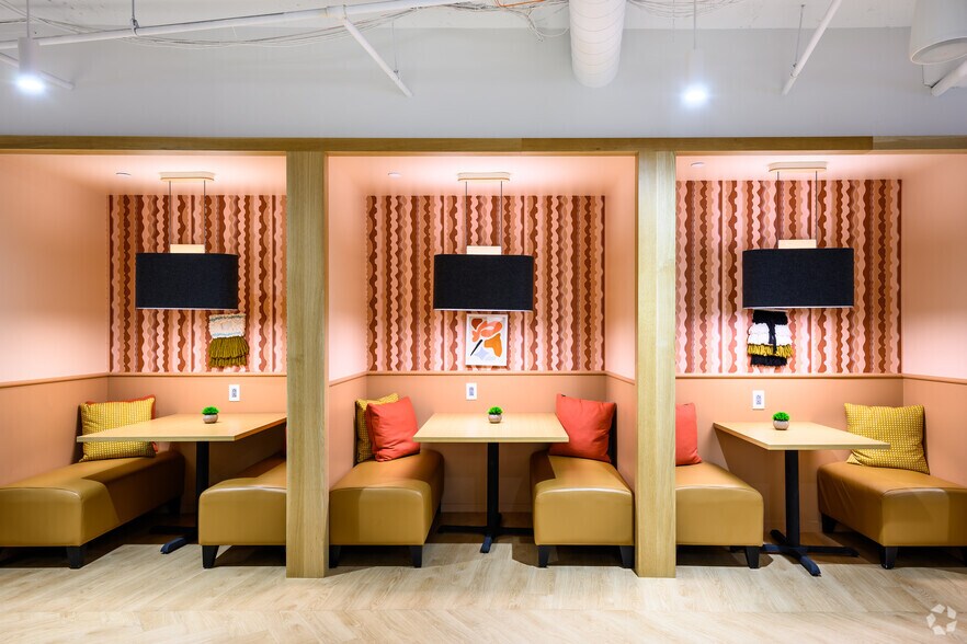 More Photos Of 2451 Crystal Dr, Arlington Office For Lease