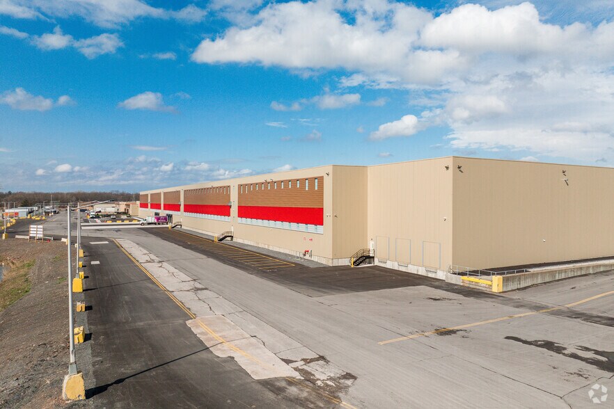 Primary Photo Of 6600 New Venture Gear Dr, East Syracuse Manufacturing For Lease