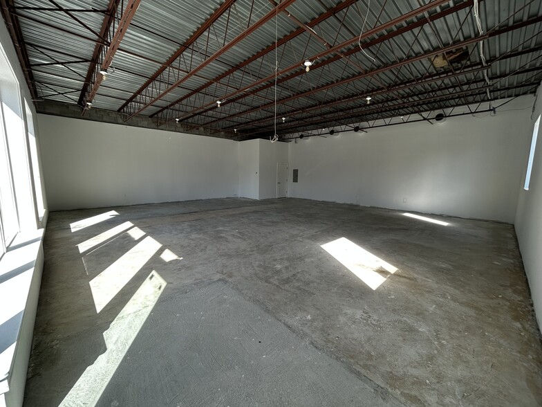 More Photos Of 334-340 Main St, Beacon Storefront Retail Office For Lease