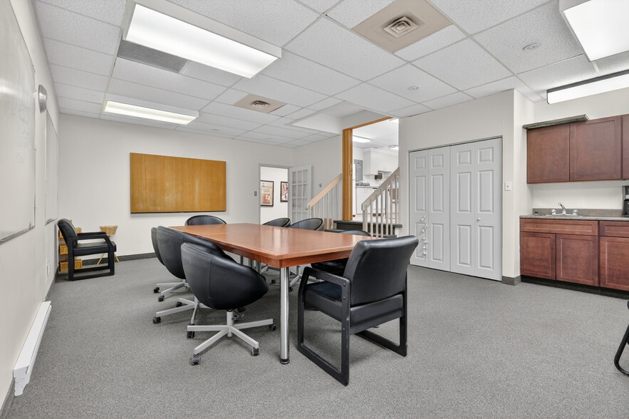 More Photos Of 1558 Rue Viel, Montréal Office For Sale