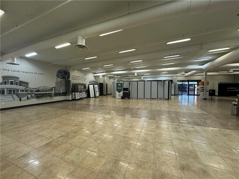 More Photos Of 1705 S Walton Blvd, Bentonville Office For Sale