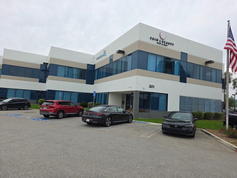 More Photos Of 301 Science Dr, Moorpark Medical For Lease