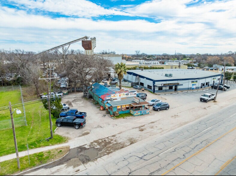 More Photos Of 817 Airport Blvd, Austin Restaurant For Sale