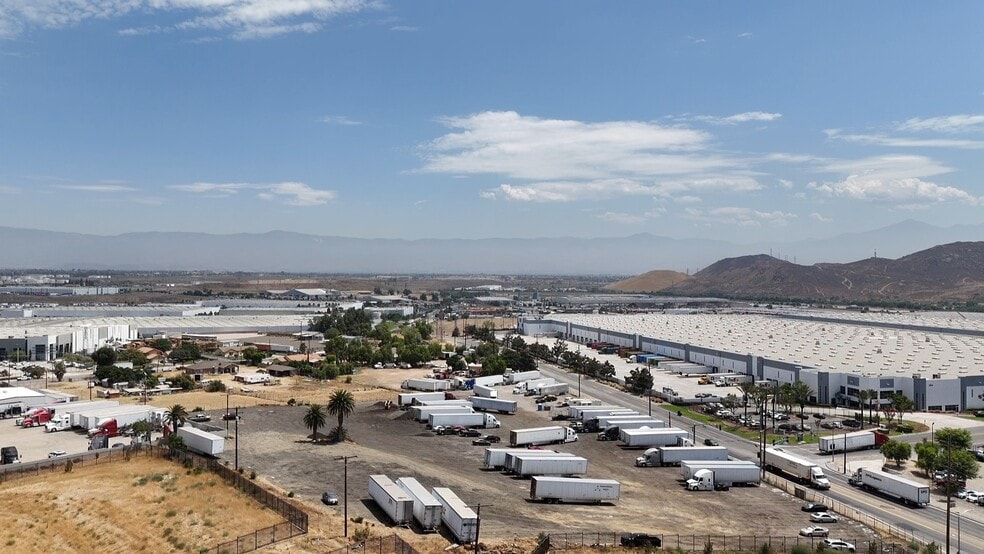 More Photos Of 815 Agua Mansa Rd, Bloomington Land For Sale