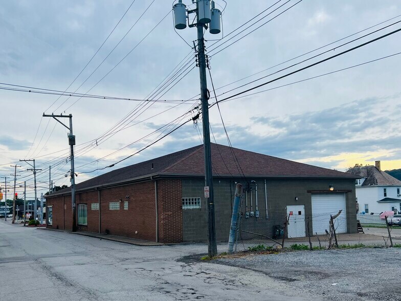 More Photos Of 2681 Brodhead Rd, Aliquippa Freestanding For Sale