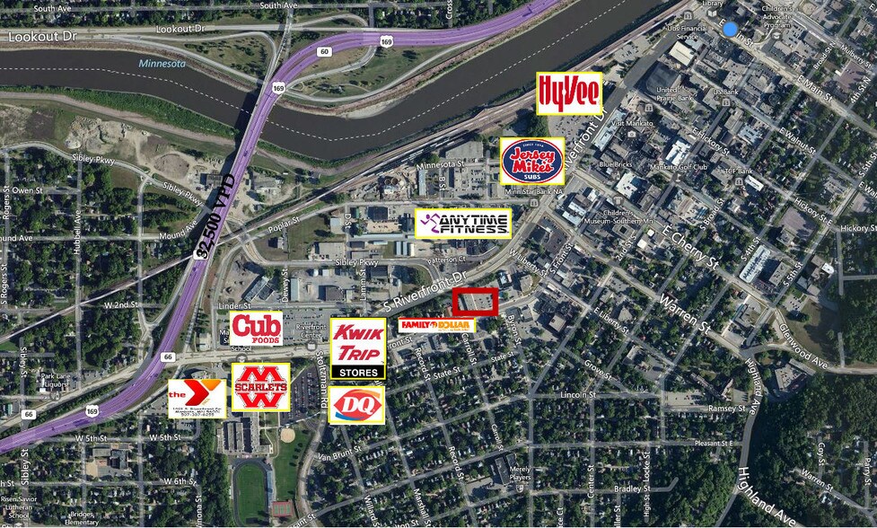 More Photos Of 800-826 S Front St, Mankato Storefront For Lease