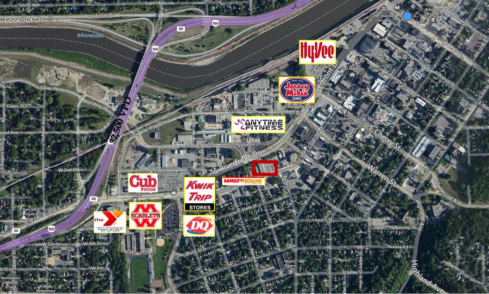 More Photos Of 800-826 S Front St, Mankato Storefront For Lease