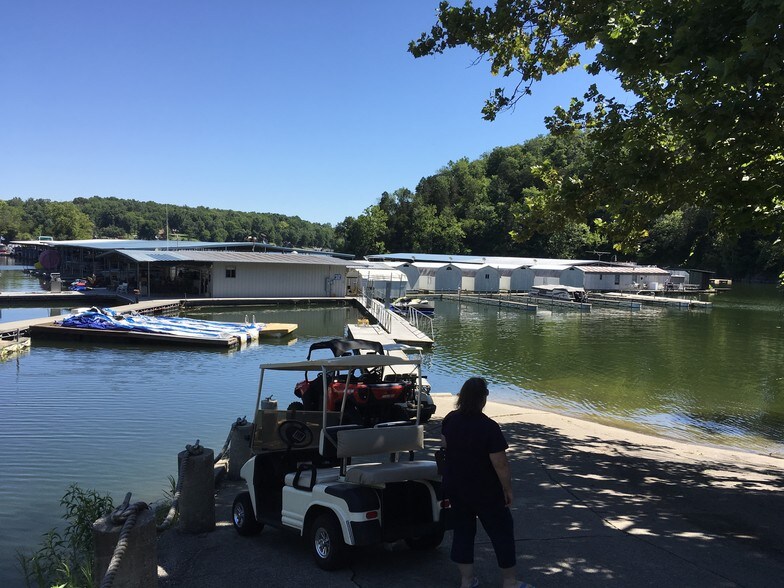 More Photos Of 136 S Homestead Ln, Lancaster Marina For Sale