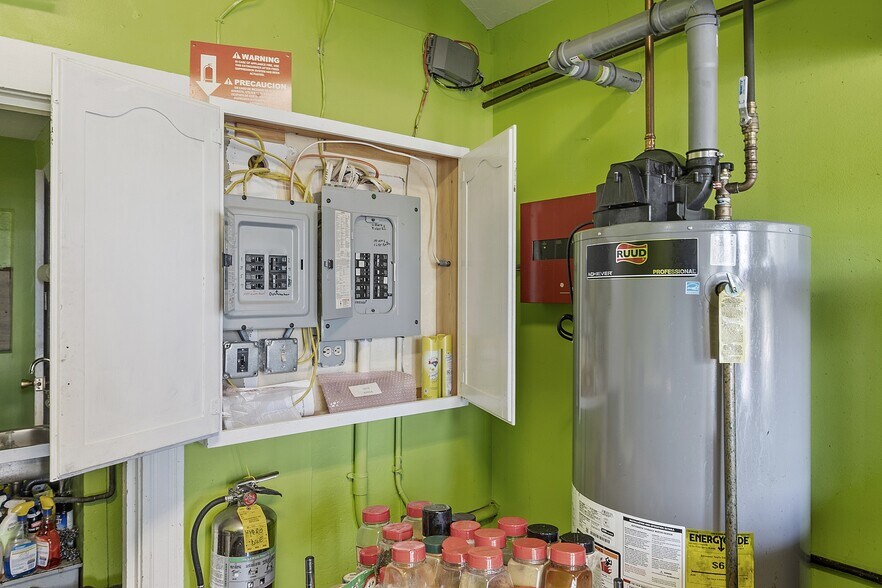 More Photos Of 12 Lindell Ave, Leominster General Retail For Sale