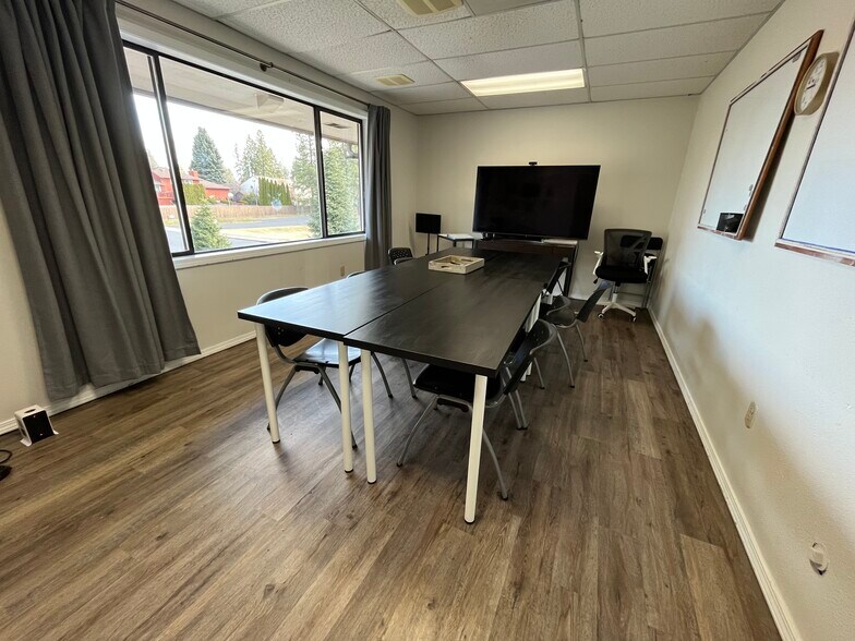 More Photos Of 111 E Lincoln Rd, Spokane Office For Sale