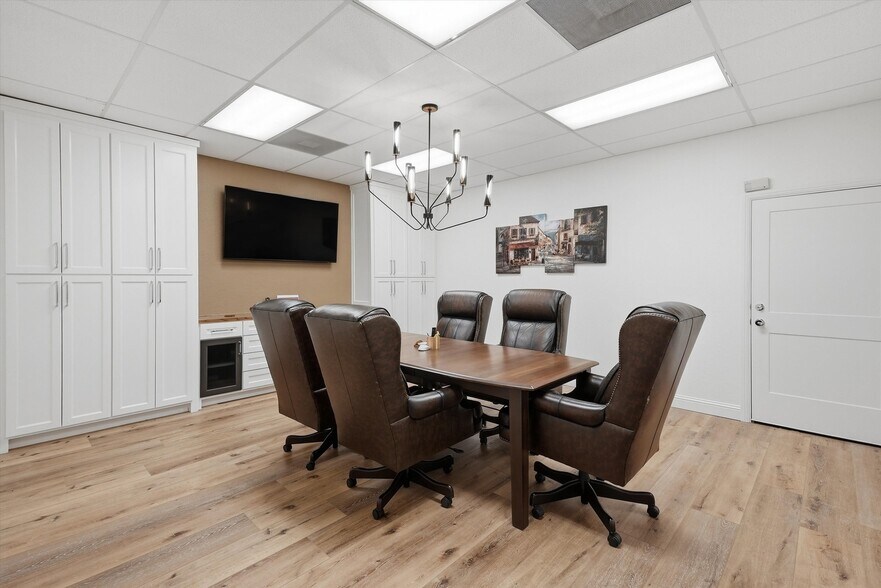 More Photos Of 3405 E Highway 377, Granbury Office For Sale