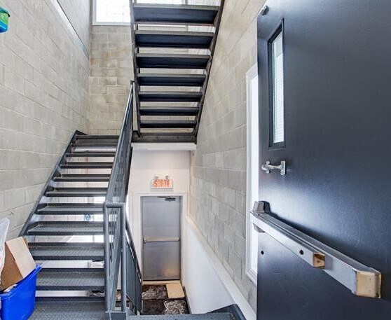 More Photos Of 15700 Boul Gouin O, Montréal Office For Sale