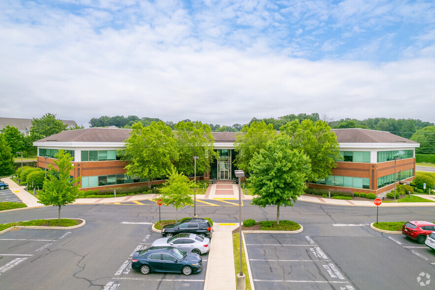 More Photos Of 1600 Manor Dr, Chalfont Office For Lease
