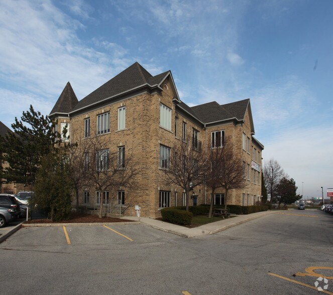 More Photos Of 406-410 N Service Rd E, Oakville Office For Sale