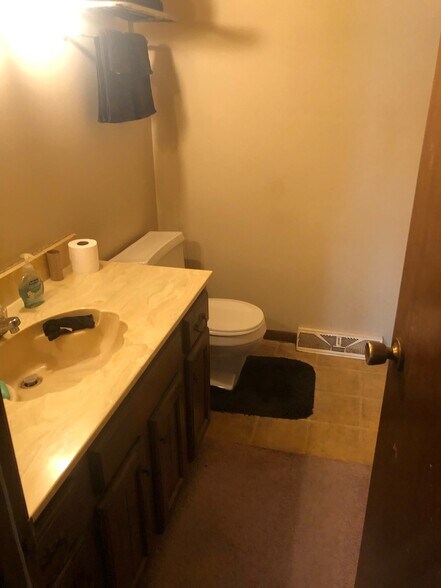 More Photos Of 802 W Wakefield Ave, Sikeston Apartments For Sale