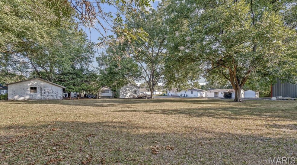 More Photos Of 510 N Walnut St, Steele General Retail For Sale