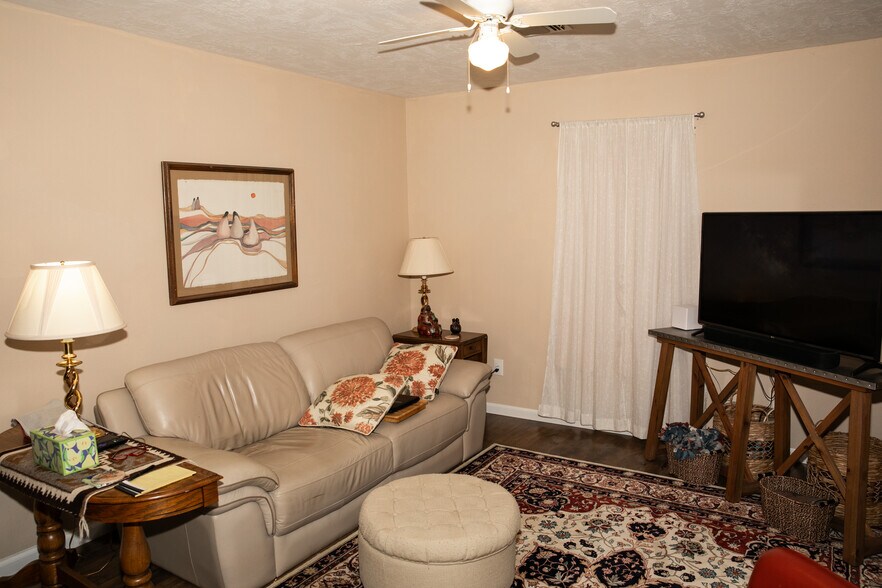 More Photos Of 515 Colorado, Burton Apartments For Sale