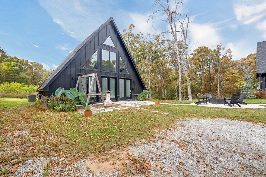 More Photos Of 446724 E 390 Rd, Langley Hotel For Sale